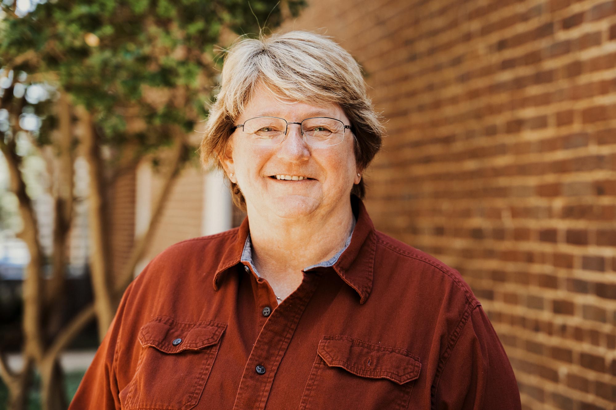 headshot of Pam Karnes, a therapist at The Brave Fight in Fort Worth